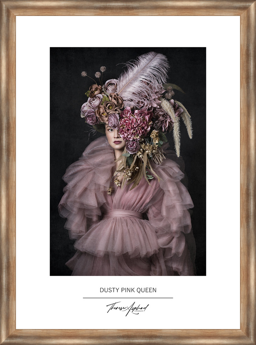 Art Poster 50x70 - DUSTY PINK QUEEN