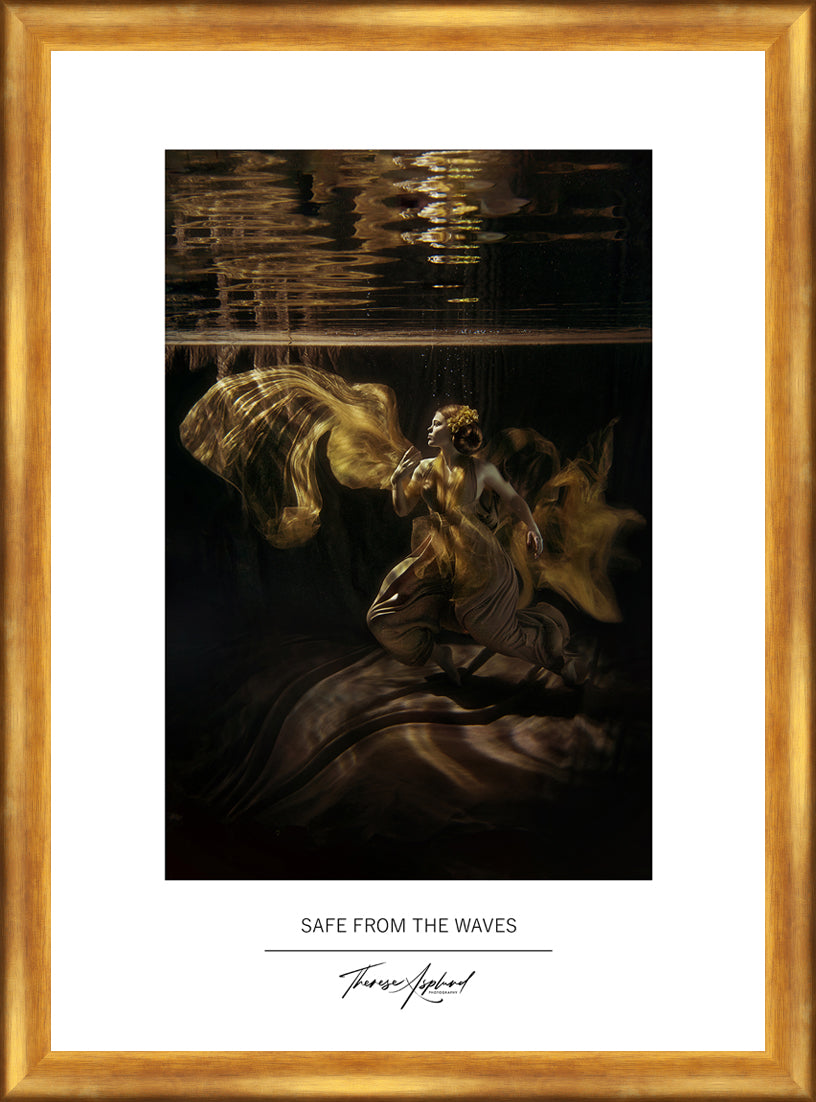 Art Poster 50x70 - SAFE FROM THE WAVES
