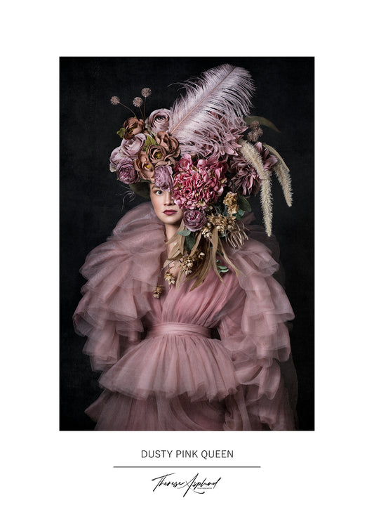 Art Poster 50x70 - DUSTY PINK QUEEN