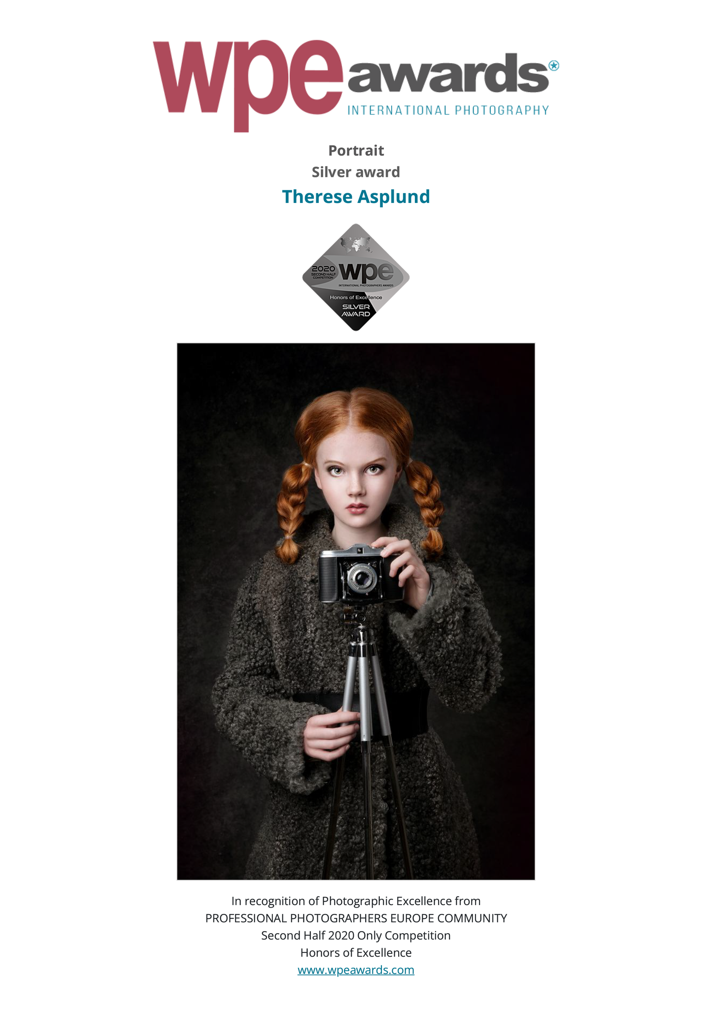 Art Poster 50x70 - LOOK INTO THE CAMERA