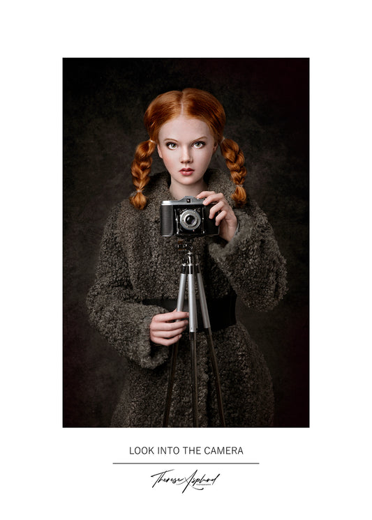 Art Poster 50x70 - LOOK INTO THE CAMERA